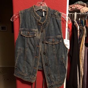 Badass denim vest 🤘🏻